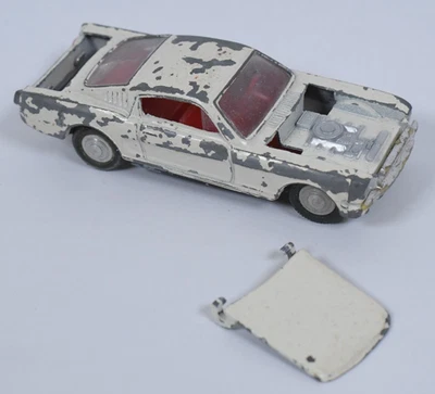 复古 1/65 Mini-Dinky Macanno 福特野马白色 — 第 1/4 张图片