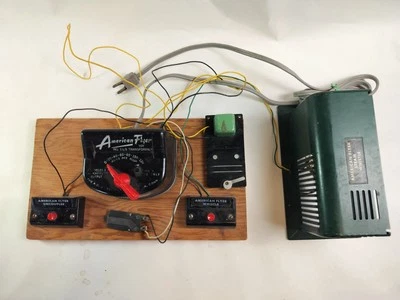 Lot VINTAGE AMERICAN FLYER #1 1/2  TRANSFORMER  Steam Whistle and Uncoupler - Image 1 of 4