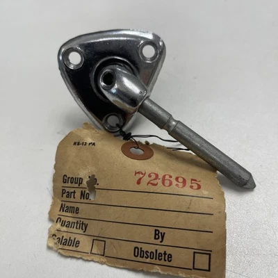 Nuevo de Lote Antiguo 1970-81 Camaro Firebird Chevelle 1742421 Soporte para Parasol y5 Foto 1 de 4