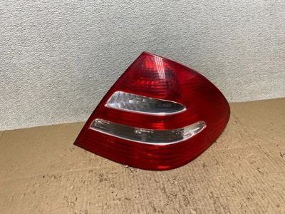 Luz trasera lateral derecha pasajero Mercedes Clase E 2003-2006 sedán sin LED T8026 DW Foto 1 de 4