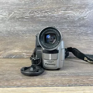Panasonic Palmcorder PV-DV100D Mini DV Camcorder with 18x-Optical Zoom For Parts - Picture 1 of 7