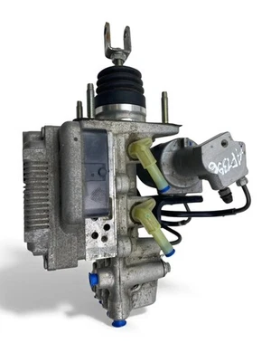 TOYOTA AURIS E18 Bremszylinder 47270-47030 2017 33103352 - Image 1 of 4