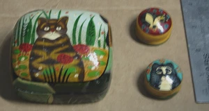 Scatola portagioie gatto vintage 3,5” cartapesta dipinta a mano lacca nera e coperchio +altro 2 - Foto 1 di 3