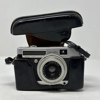 Minolta Minoltina P Silver 38㎜ f2.8 Film Camera w/ Case - Image 1 of 4