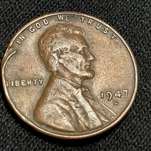 1947 D Lincoln Penny -Error- Rim Curved Toward Center Of Coin. Used.  - Picture 1 of 2