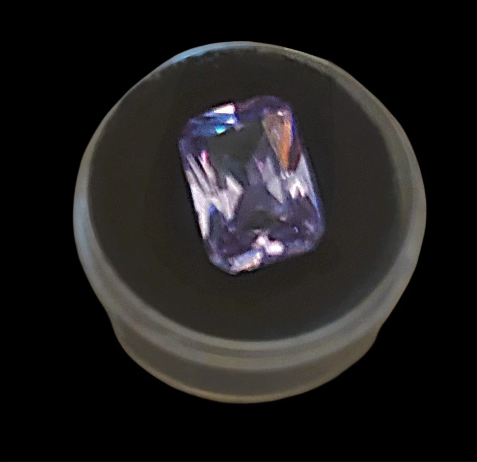 Beautiful Ceylon Purple Colored Sapphire Loose Gemstone, 8 Ct - Image 1 of 1