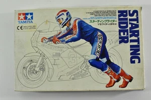 KIT MODELO TAMIYA 1986 VINTAGE 14041 1:12 EQUIPO MOTOCICLISTA ARRANQUE - Imagen 1 de 3