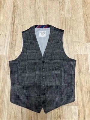 Merona Mens Tweed Vest M Black Gray Wool Blend Herringbone Print Pockets EUC - Image 1 of 4