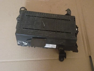 2003-2004 FORD F250 F350 UNDER DASH FUSE BOX P/N 3C3T-14A067-ED - Image 1 of 4