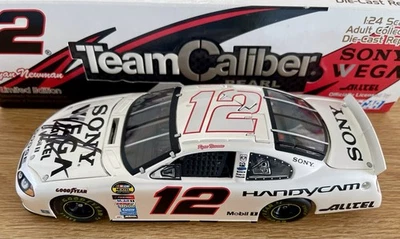 Ryan Newman 1/24 Pearl Team Calibre Propietarios Sony Alltel Diecast Firmado Foto 1 de 4