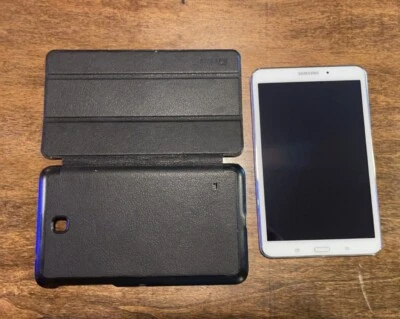 [ PRISTINE CONDITION ] Samsung Galaxy Tablet 4, 16GB bundled with Softshell Case - Image 1 of 4