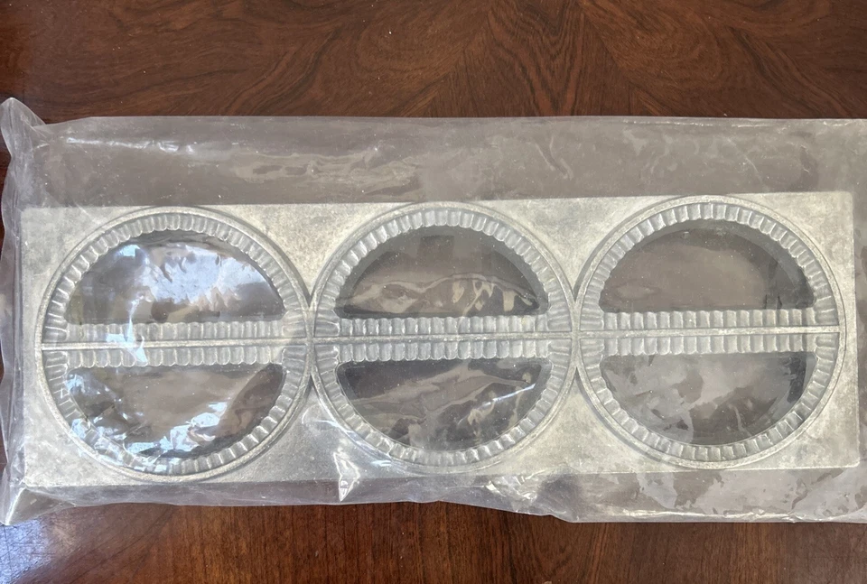 VTG Perogi Aluminum Press Mold 6-P Maker C. Palmer MFG. NEW! - Image 1 of 4
