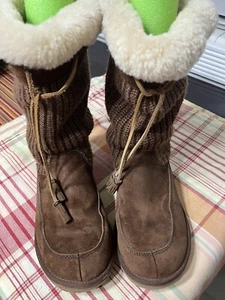 UGG australian boots crochet knit tassels excellent condition  - Picture 1 of 14