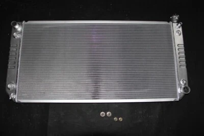 Radiador KKS 3 filas para camión Chevy GMC 88-00 C K 1500 2500 3500 SUBURBAN V8 Foto 1 de 4