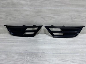 2015-2017 Chrysler 200 front bumper lower side grills / cover L&R 68203015AC - Picture 1 of 11