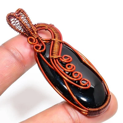 Colgante de cobre de piedras preciosas de ónix negro hecho a mano envoltura d... - Imagen 1 de 4