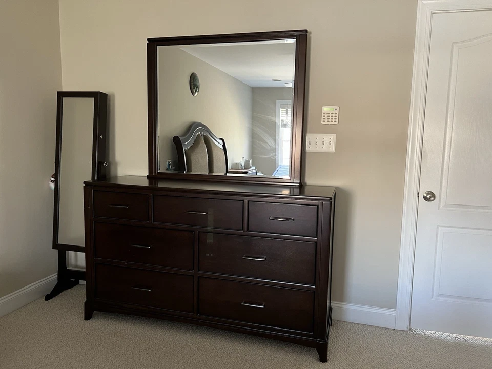 7 Drawer Dresser (Espresso Color) - Image 1 of 2