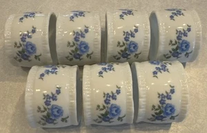 Juego de 7 soportes redondos para servilletas - florales blancos y azules • cerámica vintage • - Imagen 1 de 5