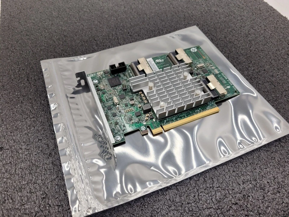 HP U.2 NVMe Bridge Card PCIe-x16 FH PN: 824019-001 708724-001 - Image 1 of 4