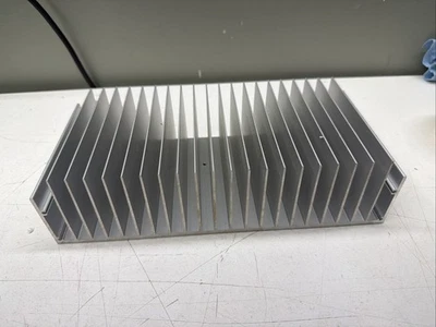Large Cast Aluminum Heat sink Discrete Output Array  -10" x 5" x 2.5" - Image 1 of 4
