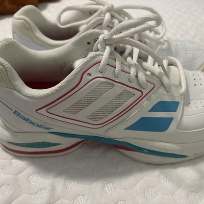 Zapatos de tenis Babolat usados para dama apenas usados talla 8 Foto 1 de 4
