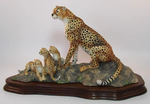 Border Fine Arts Ltd Ed Figure Cheetah Family Mother & Cubs On Plinth 1990s VGC - Picture 1 of 9