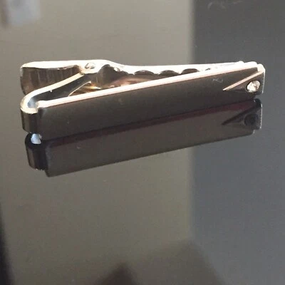 Barra de corbata de diseño victoriano tono plata, tachuela, con diamante, gran regalo  Foto 1 de 4
