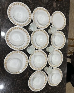 Vintage CORELLE by Corning BUTTERFLY GOLD 11 Dinner Plates, 10 Bowls, 5 Mugs - Picture 1 of 5