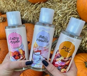 3 PZ SET REGALO VICTORIA'S SECRET ROSA PSL BASIC VANIGLIA & CORPO EXTRA MELA NEBBIA - Foto 1 di 6