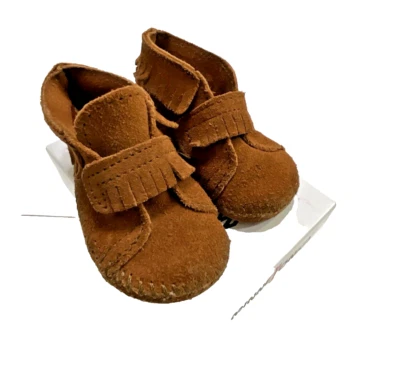 Mocasines botín con correa frontal de gamuza Minnetonka estilo 1122 bebé talla 4 Foto 1 de 4
