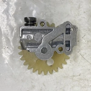 Conjunto de bomba de aceite para motosierras Stihl MS381 038 MS380 048 042AV (1119 640 3200) - Imagen 1 de 19