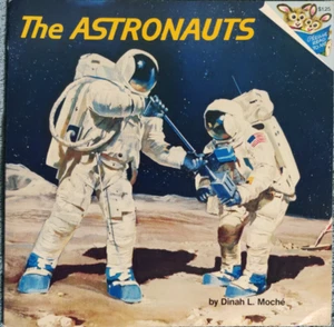 The Astronauts Dinah L. Moche 1978 Vtg Random House Paperback Book Read to Me - Picture 1 of 2