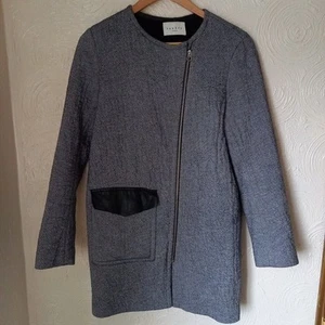 Abrigo Chaqueta Sandro Gris Motociclista Cremallera EUR 38 UK 10 Corte Recto Cuero Bolsillo - Imagen 1 de 13