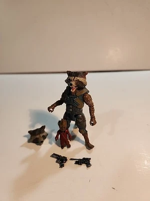 Figura de acción Marvel Legends Rocket Raccoon Guardianes de la Galaxia y Baby Groot. Foto 1 de 3