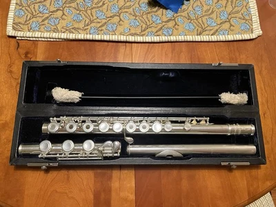 Flauta Amadeus AF700 de plata de ley con estuche y bolsa originales Foto 1 de 4