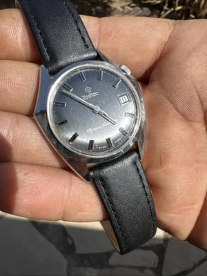 The Unique ZODIAC OLYMPOS Rare Gray Dial Swiss Automatic Dress Watch Vintage 70s - Image 1 of 4