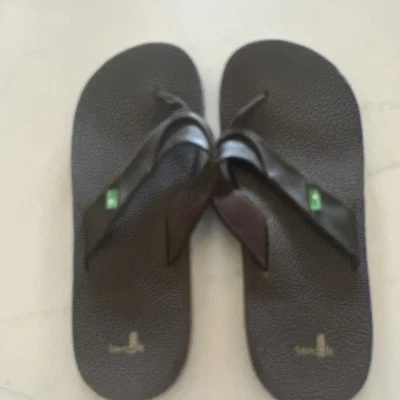 Sandalias Sanuk Para Hombre Talla 14 Cerveza Acogedoras Cómodas Chanclas Marrón Oscuro Usadas en Excelente Condición Foto 1 de 4