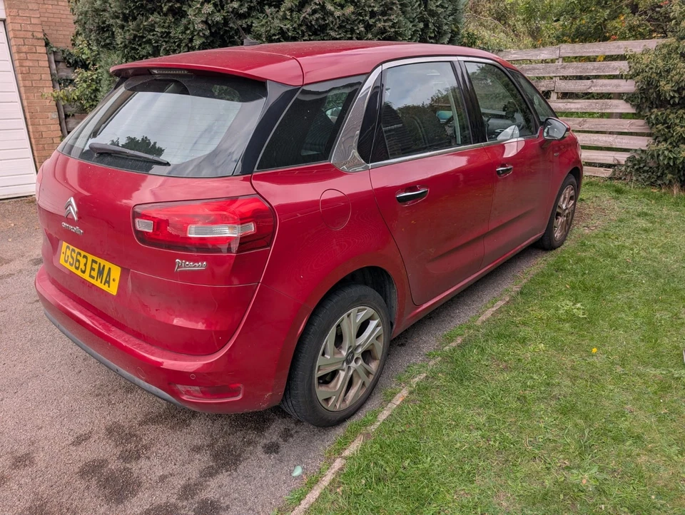 Citroen C4 Picasso 2013 Exclusive, Spares or repairs - Image 1 of 4