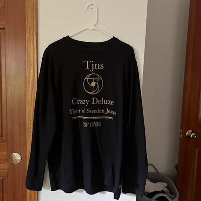 Camiseta Tiger of Sweden Jeans Crazy Deluxe Gráfica Manga Larga Negra Dorada Talla L  Foto 1 de 4