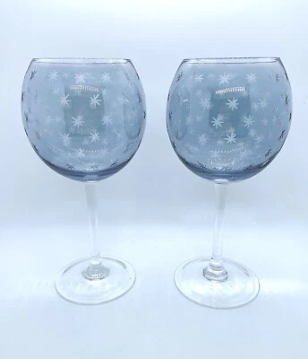 Elegante juego de 2 copos de nieve de cristal con estrellas de corte pequeño azul usado en excelente estado Foto 1 de 4