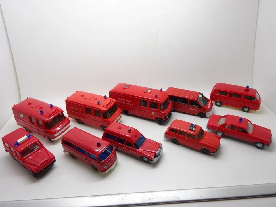Wiking Y Schuco: Lote De 10 Modelos De Bomberos VW, Mercedes (Schub102) - Imagen 1 de 1