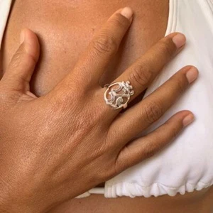 Silver OM Ring - Picture 1 of 1
