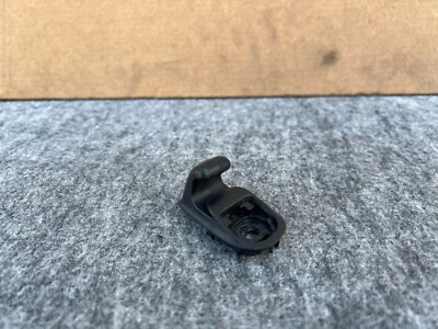 NISSAN 370Z ROADSTER CONVERTIBLE 2010-2019 OEM PARASOL SOPORTE CLIP (NEGRO) Foto 1 de 3