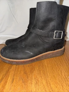 Botas UGG Mujer Cuero Camren Puro Negras Hebilla EE. UU. 5 Resistentes al Agua - Imagen 1 de 7