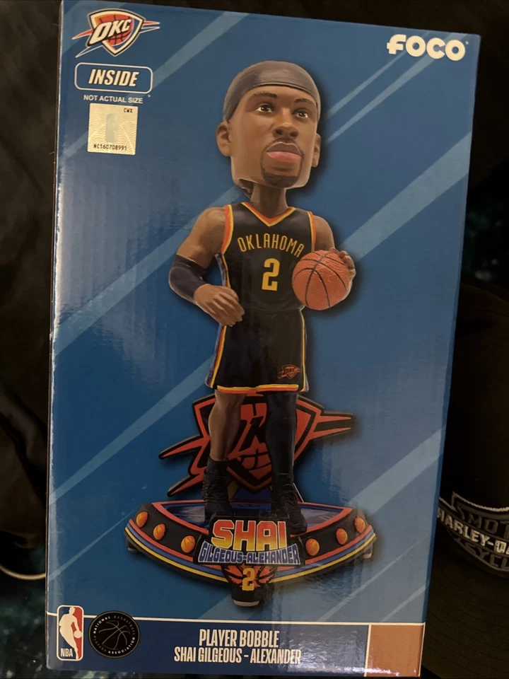 Shai Gilgeous-Alexander Bobble Head Oklahoma City Thunder. Legends Of The Court. - Imagem 1 de 4