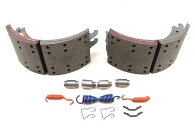 NUEVO OEM Ford Juego de zapatas de freno de tambor 4C4Z-2200-LA Ford F-650 F-750 2004-2013 Foto 1 de 4