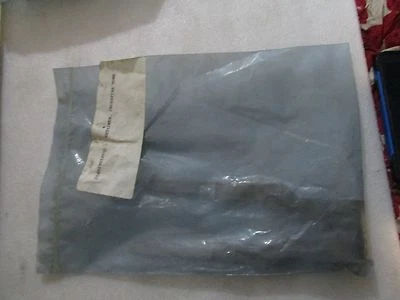 GE GAS TURBINE PART 204D2905P001 RETAINER, CROSSFIRE TUBE 204D2905P001 - Image 1 of 2