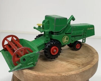 Matchbox King Size No K-9 Class Combine Harvester Diecast - Image 1 of 4