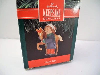 В коробке 1991 Hallmark Sweet Talk Орнамент Девочка Конфеты Трость Пони Лошадь Клуб Флаер - Изображение 1 из 4