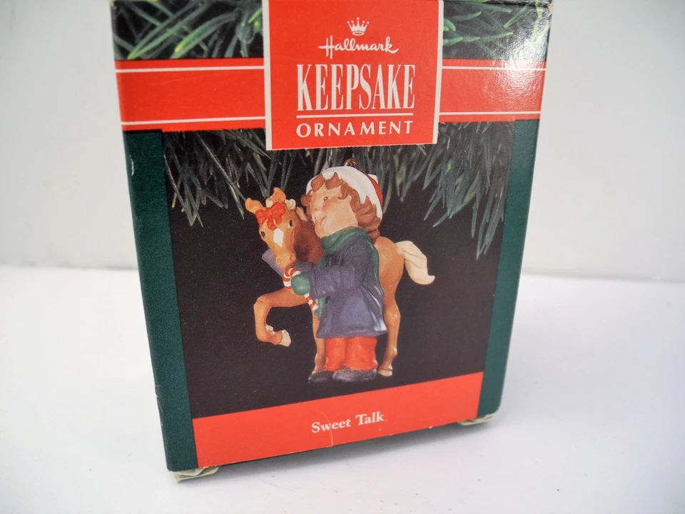 1992 Hallmark Keepsake Ornament SWEET HOLIDAY HARMONY Plate & Stand 6th & Last